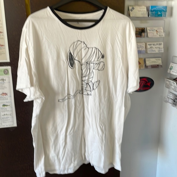 Old Navy Snoopy Mummy Tee - Picture 1 of 3